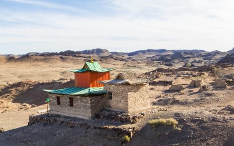 Mongolia - wycieczka, wyprawa objazdowa, klasztor Ongi Monastery, Gobi.jpg